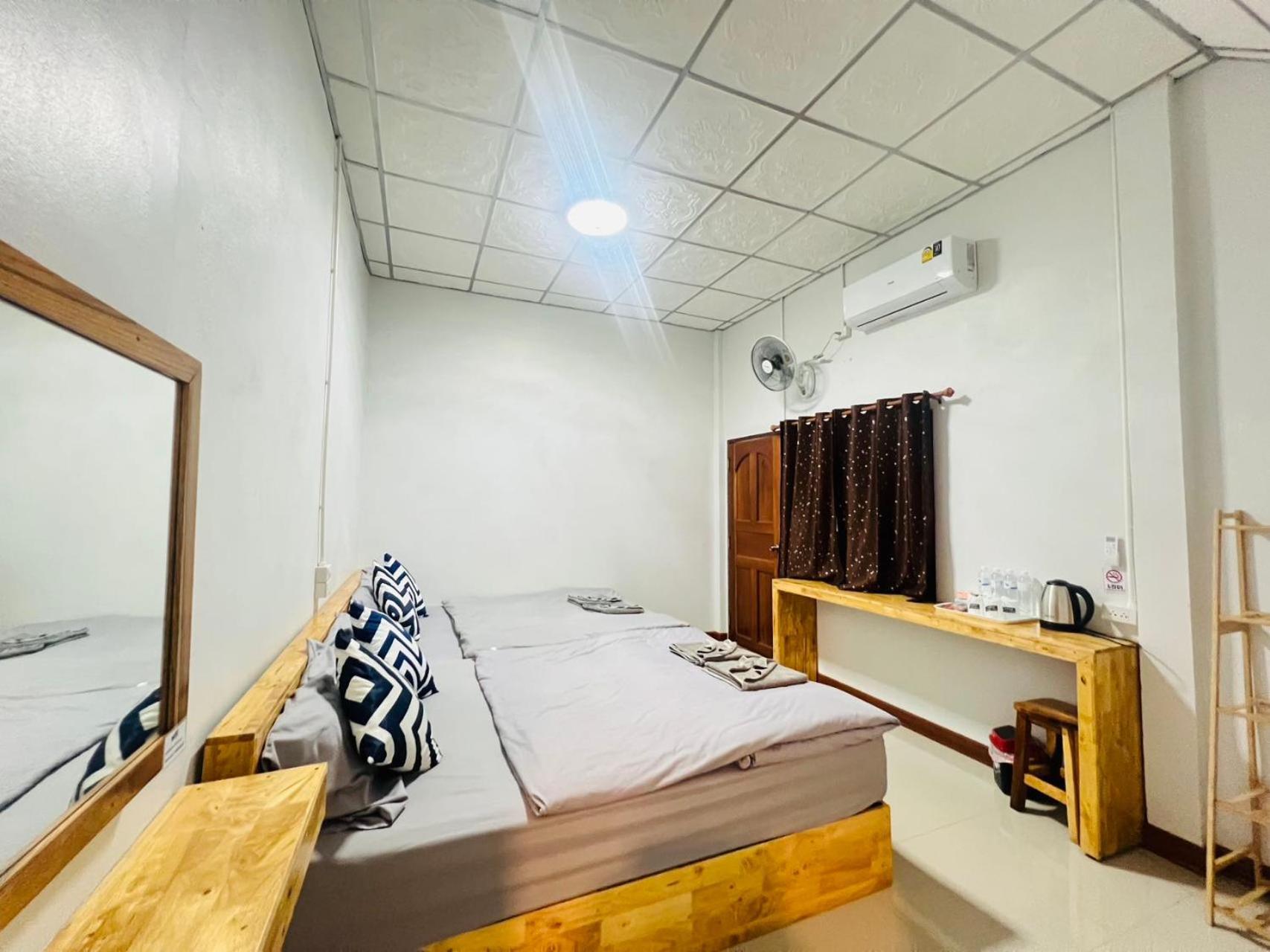 Lungwang Guest House Ban Rak Thai Extérieur photo