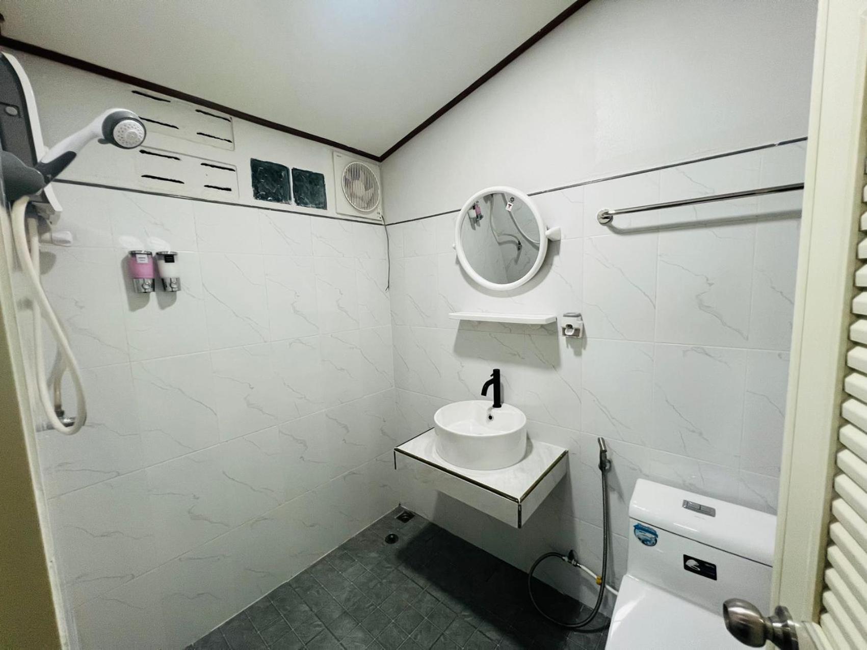 Lungwang Guest House Ban Rak Thai Extérieur photo